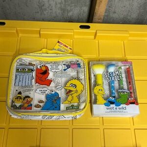 Wet n Wild Sesame Street Limited Edition Makeup Bag & 4-Piece Brush Set Vegan
